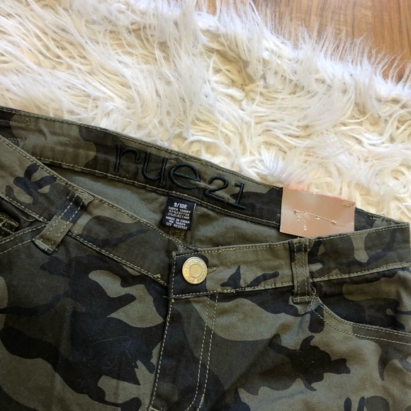 Camo Jeans - Picture 4 of 6